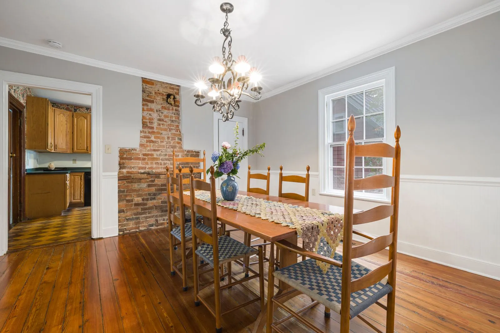 Choosing Wood for a Dining Table